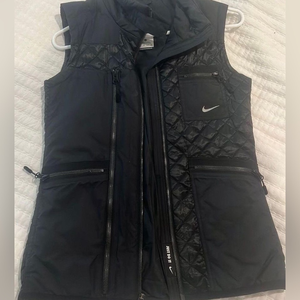 Nike vest